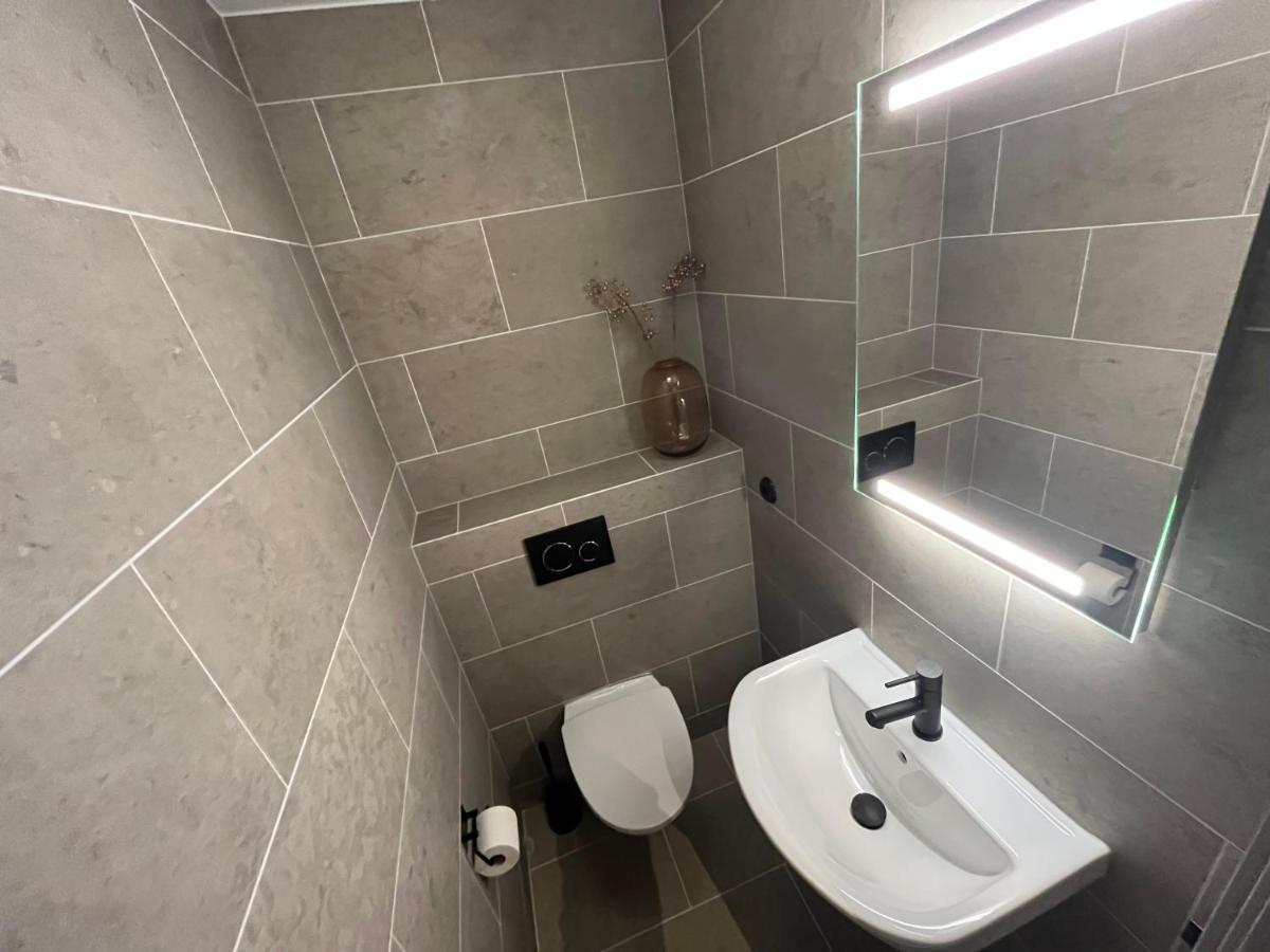 Kavan Townhouse Funaesdalen ภายนอก รูปภาพ